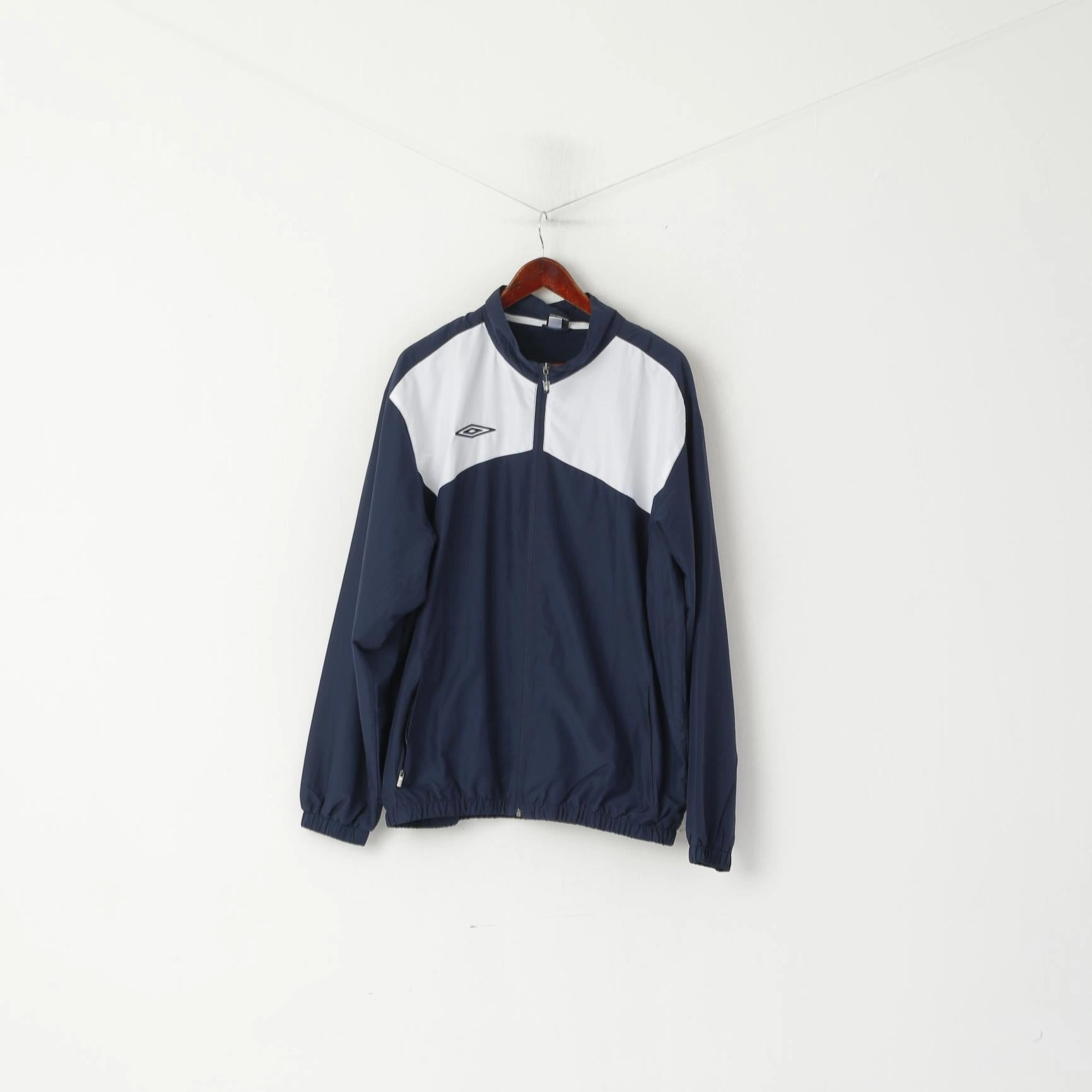 Umbro Men XL Jacket Navy Activewear Mesh Lined Retro Full Zipper Football Top suitable for e commerce New Year's