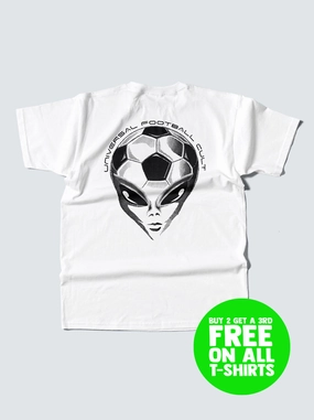 UNIVERSAL FOOTBALL CULT TEE Job Interview Sustainable Production Process