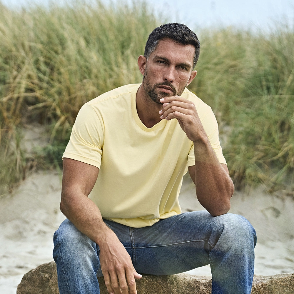 Urban Luxury Tee | WHITE Street Casual Look UV protection layer