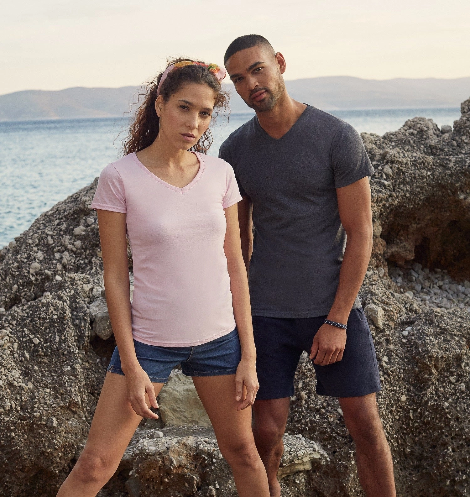 SeamlessSidePanels Valueweight V-Neck T | BLACK