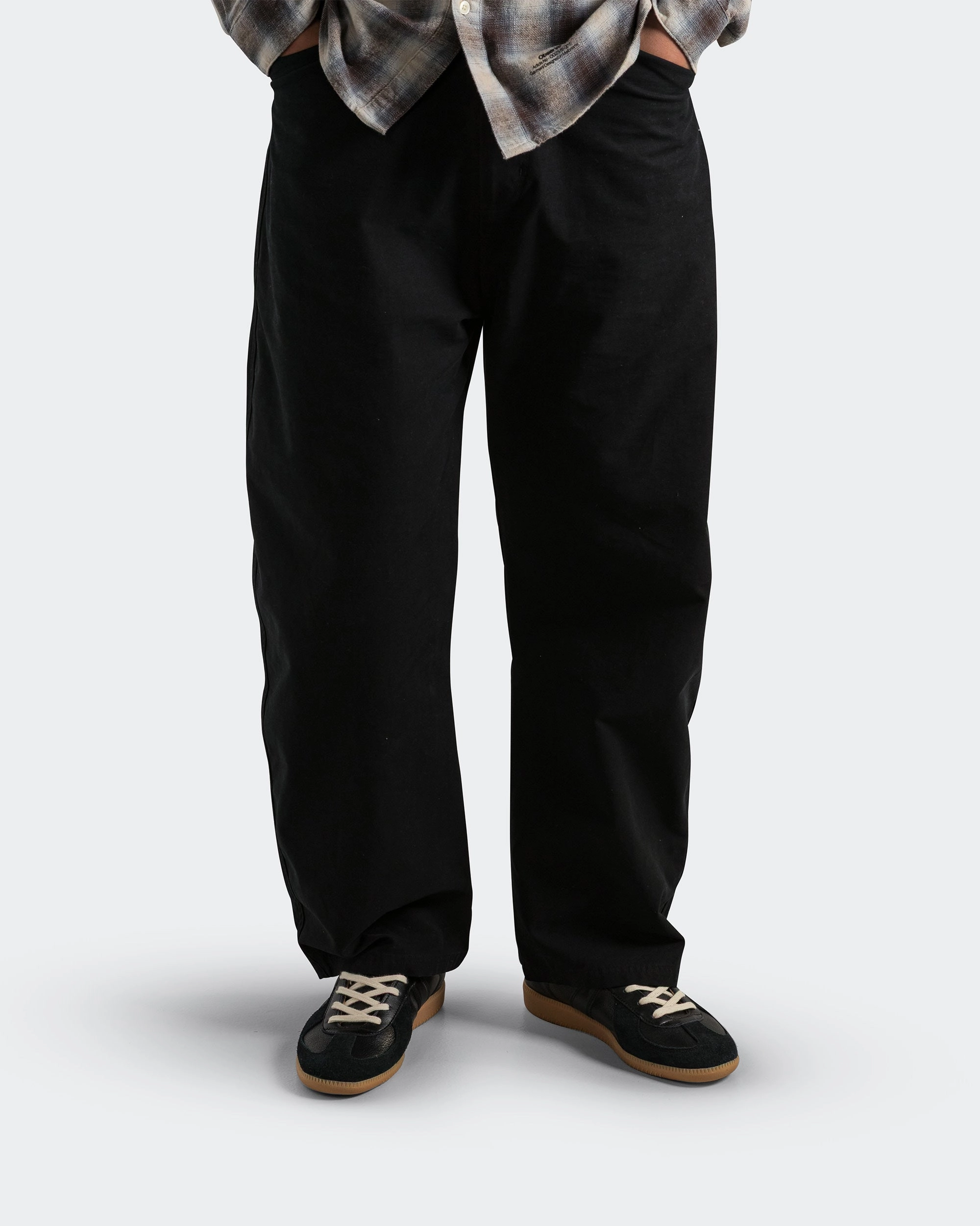 High Durability Thread Hygienic Coating Reverse Twill Barrel Pant - Black