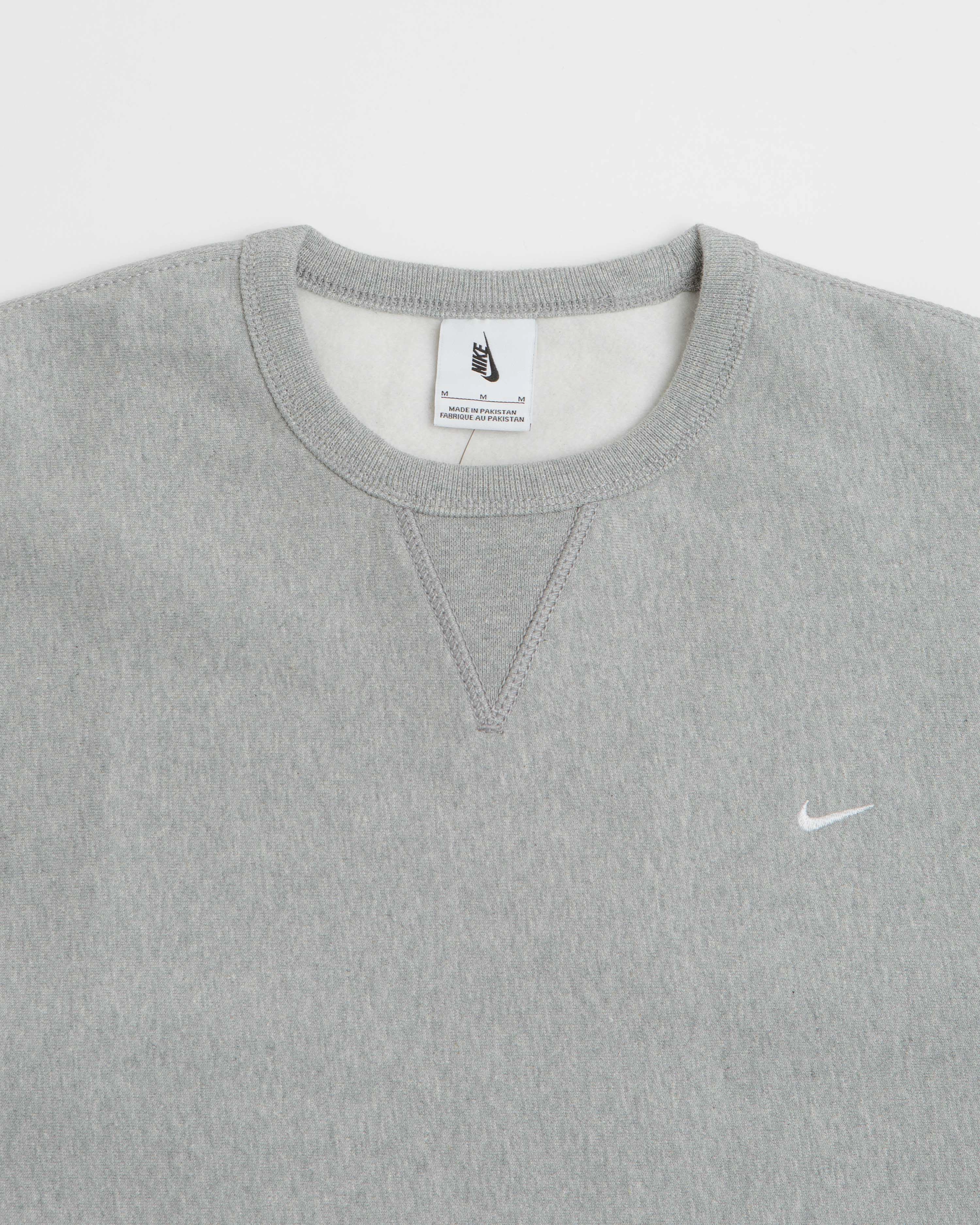 Travel Bold Nike Solo Swoosh Crewneck Sweatshirt - Dark Grey Heather / White / White
