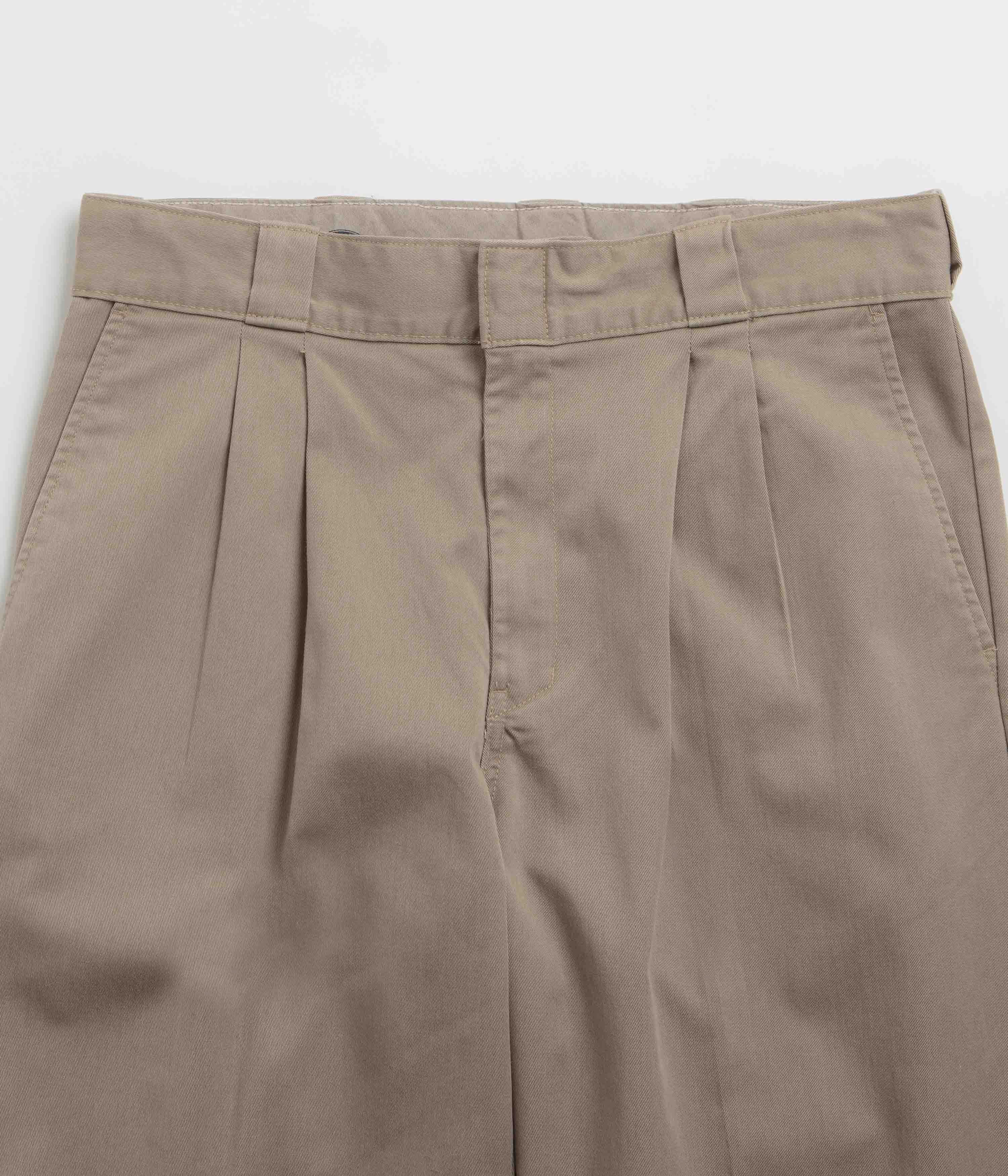 Wide-leg cut Dickies Unionville Pleated Work Pants - Desert Sand