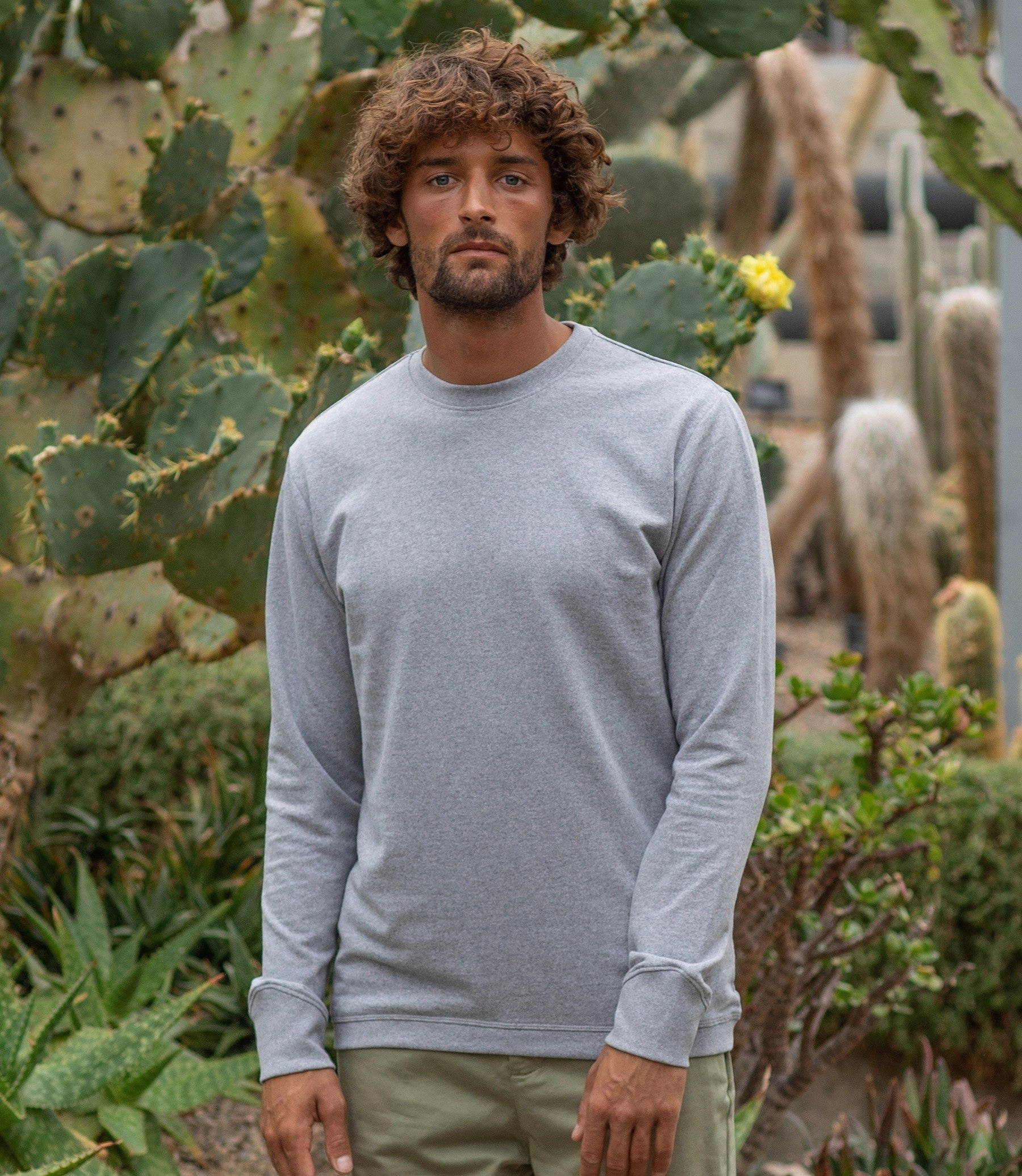 side pocket industry standard Banff Regen Sweatshirt | BLACK