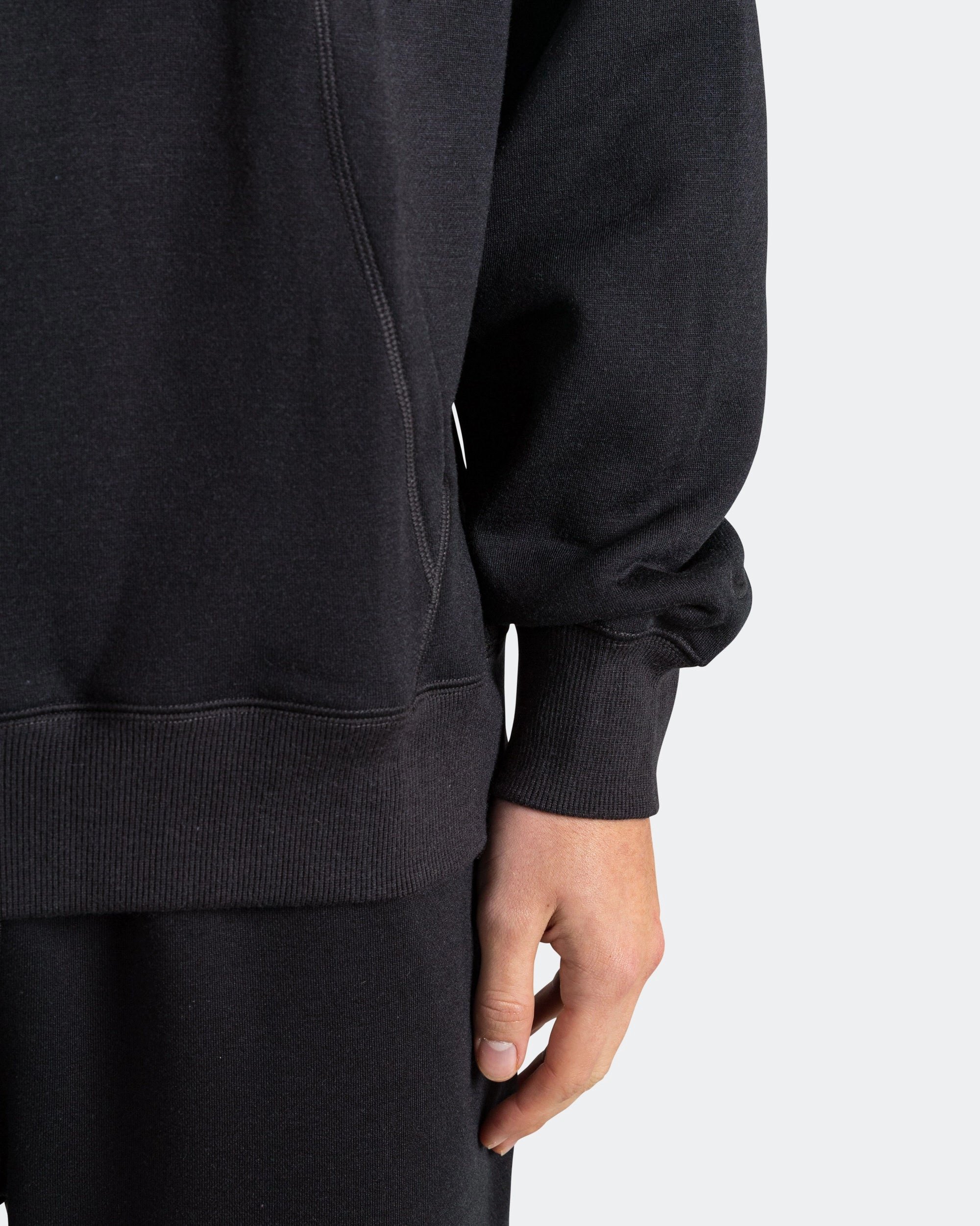Wool Classics Hoodie - Black product surfing suitability