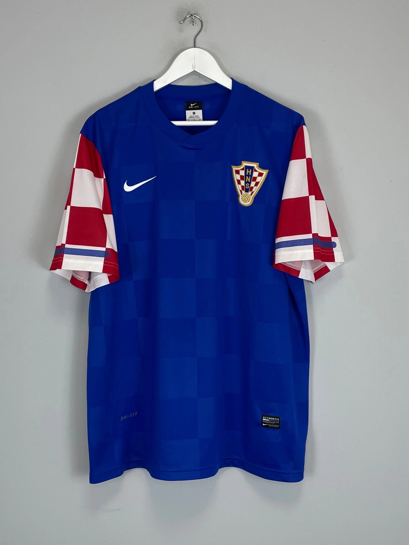 2010/12 CROATIA AWAY SHIRT (XL) NIKE Athletic Form