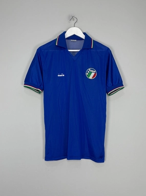 1986/90 ITALY HOME SHIRT (L) DIADORA Sleek lines